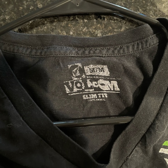 Mens Volcom Black Shirt, Slim Fit, Size Medium - Picture 3 of 4